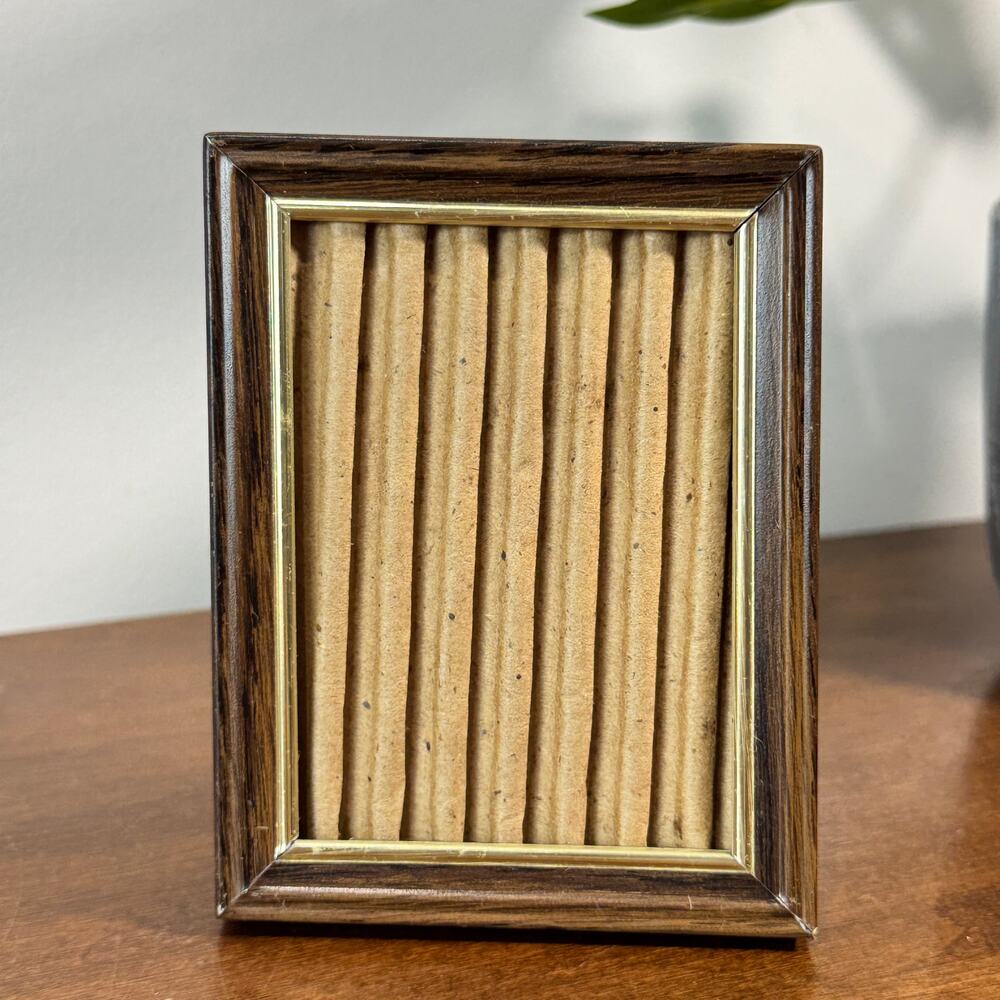 Classic Dark Brown Metal Wood Grain Photo Frame 2.5x3.5 Picture Desk Display